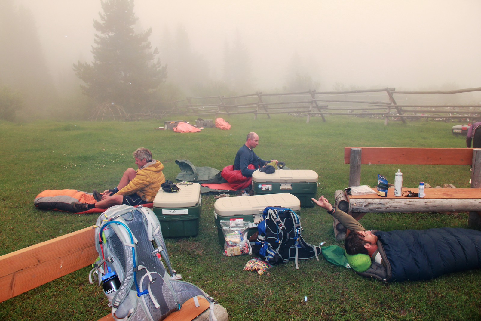 Morning visibility, note the orange blobs in the background, that's us in our bivvys.